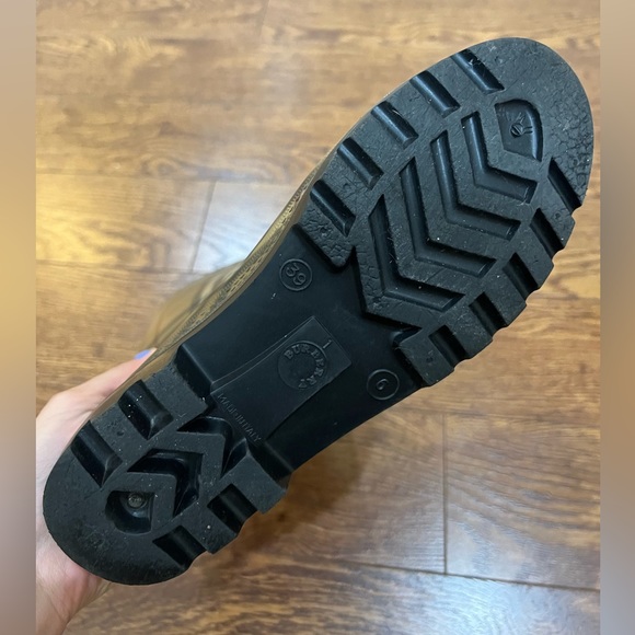 COPY - Burberry Rain Boot. - Picture 5 of 6